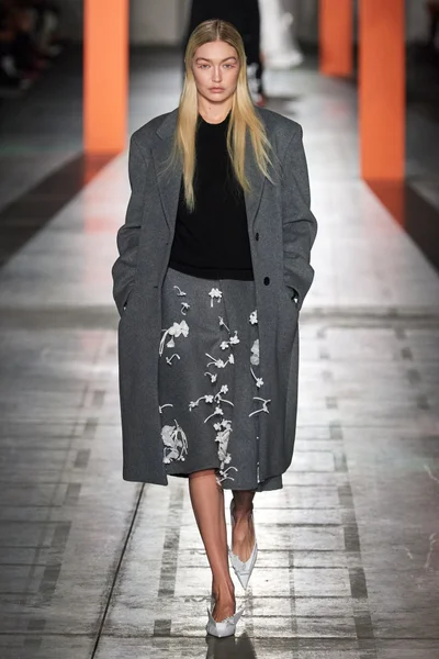 Look 11